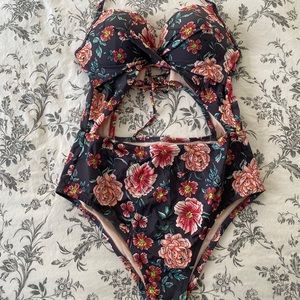 SHADE & SHORE ONE PIECE BATHING SUIT